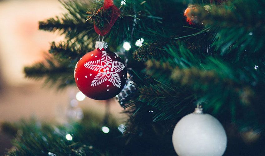 12 Tested Ways to Manage Time-Off Requests around the Holidays time off request policy request time off policy